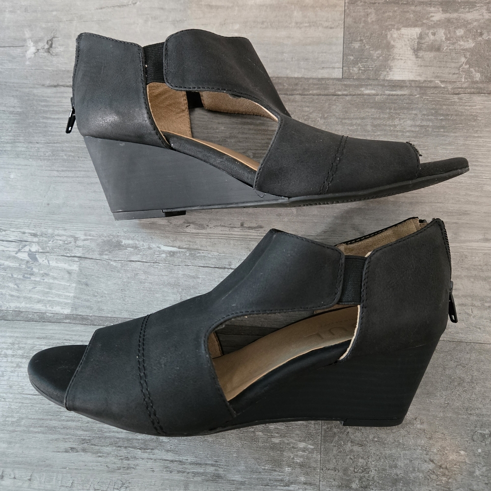 SOUL Naturalizer Black Open-Toe Wedges